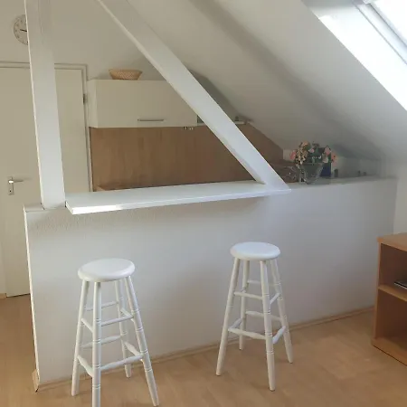 45 M² Maisonette-wohnung In Uni-/hauptbahnhofnaehe Apartman