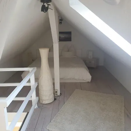 45 M² Maisonette-wohnung In Uni-/hauptbahnhofnaehe Apartman Duisburg
